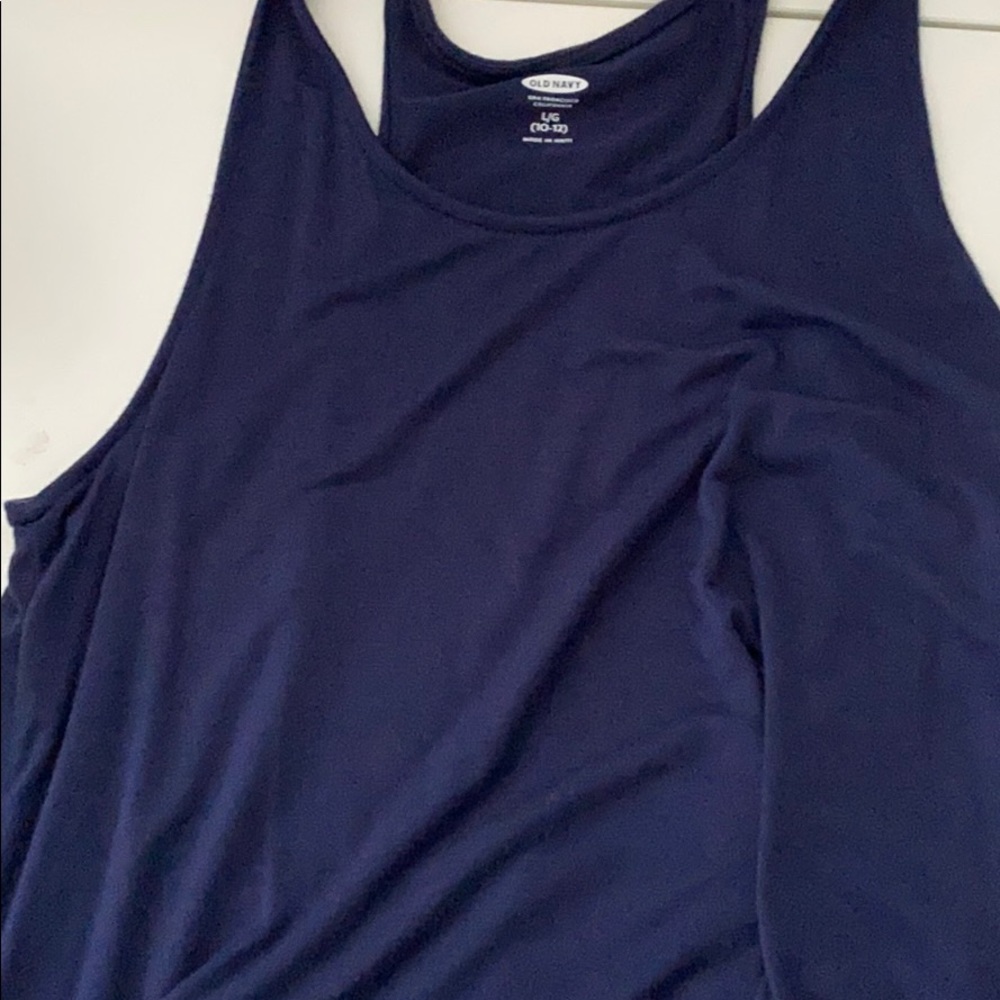 one navy tank